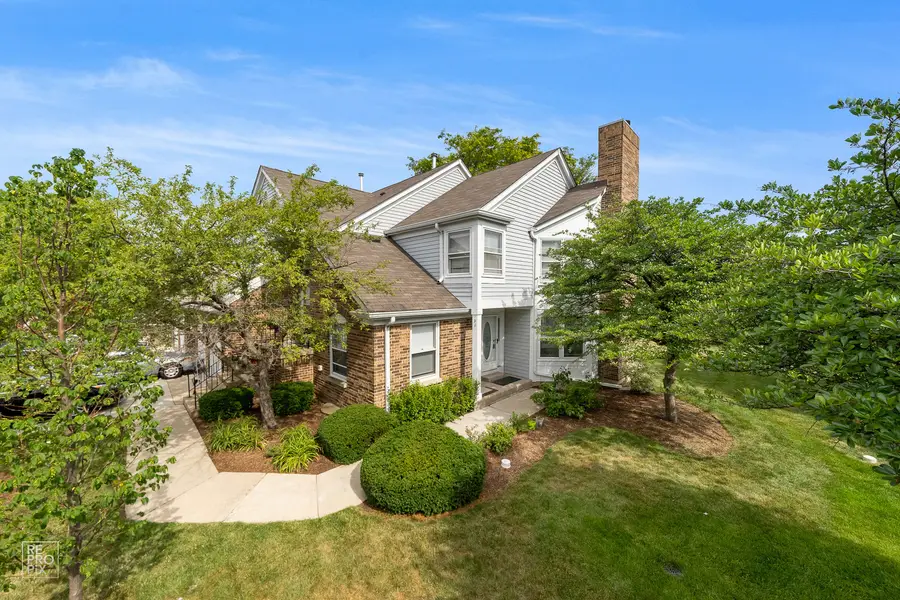 98 Willow Parkway, Buffalo Grove, IL 60089 - #2