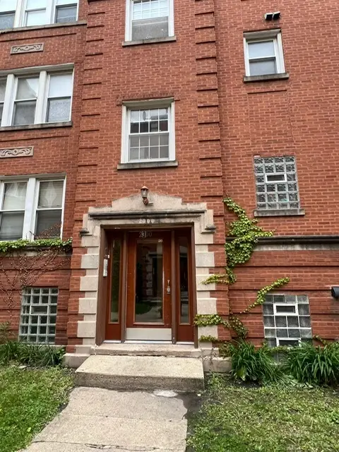 2300 W Granville Avenue, Chicago, IL 60659 - #1