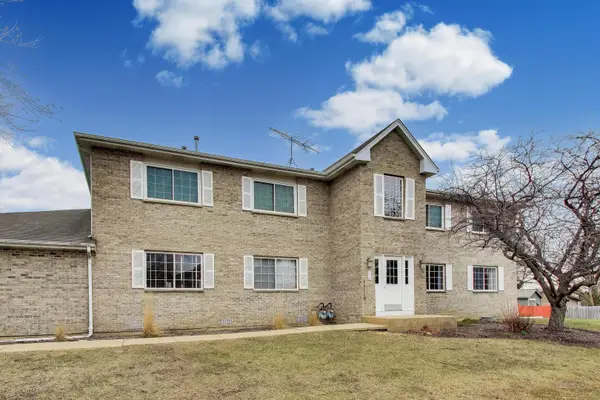 367 Stonington Place #367, South Elgin, IL 60177