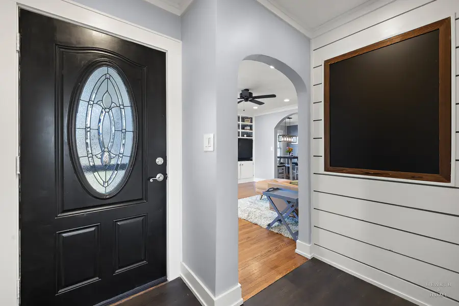 381 Douglas Avenue, Crystal Lake, IL 60014 - #2