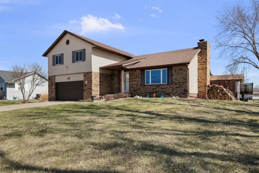 3545 W Harbor Drive, Bettendorf, IA 52722 - #2