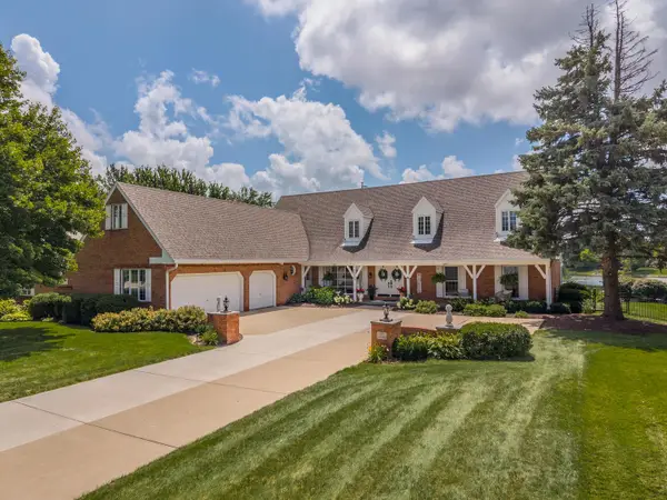 3009 Thornwood Lane, Bloomington, IL 61704