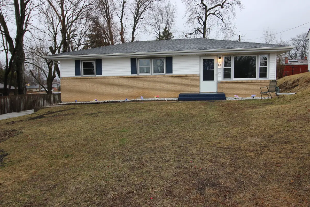 915 Hoban Avenue, Rockford, IL 61101 - #1