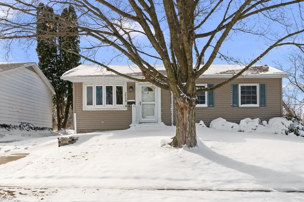 2924 Lincoln Avenue N, Davenport, IA 52804 - #1