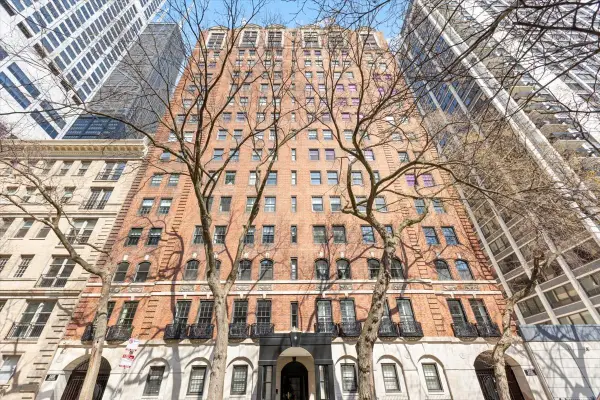 210 E Pearson Street #4C, Chicago, IL 60611