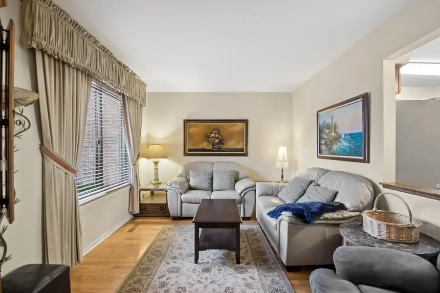 1217 Franklin Lane, Buffalo Grove, IL 60089 - #2