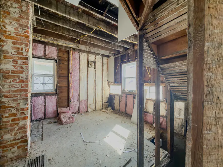 417 Oakley Avenue, Rockford, IL 61101 - #3