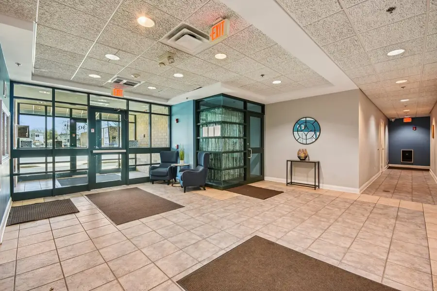 1930 N Harlem Avenue #302, Elmwood Park, IL 60707 - #3