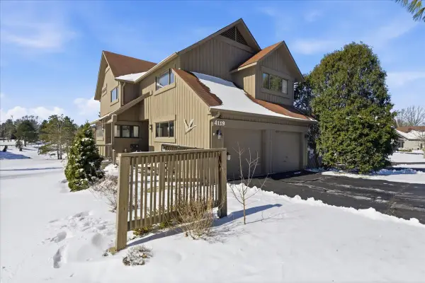 4119 White Ash Road, Crystal Lake, IL 60014