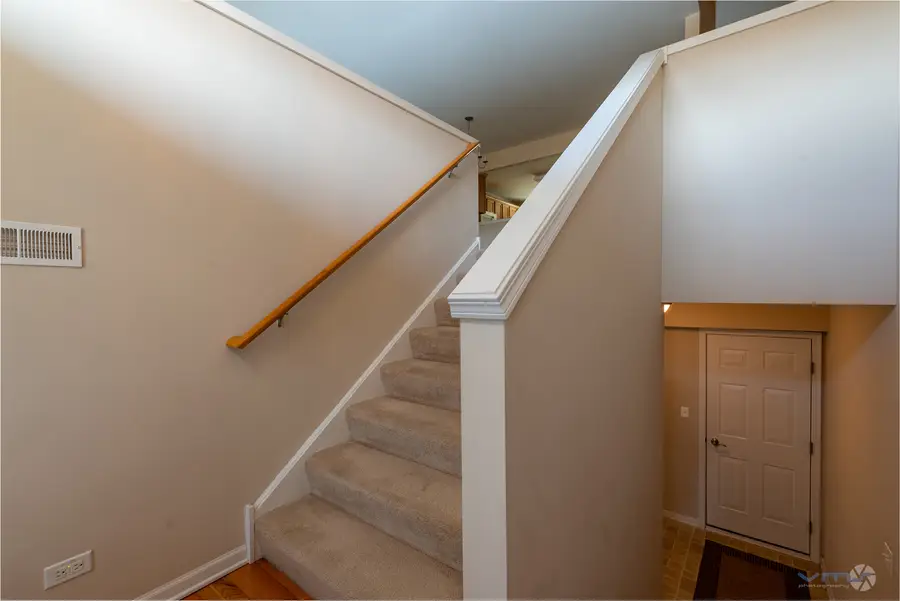 2490 Anna Way, Elgin, IL 60124 - #3