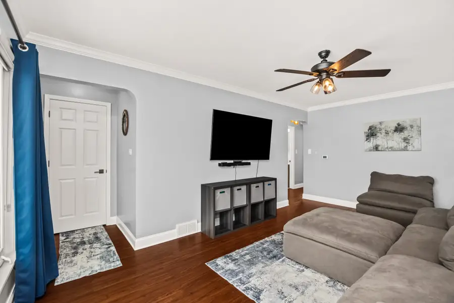 6345 W Warwick Avenue, Chicago, IL 60634 - #3