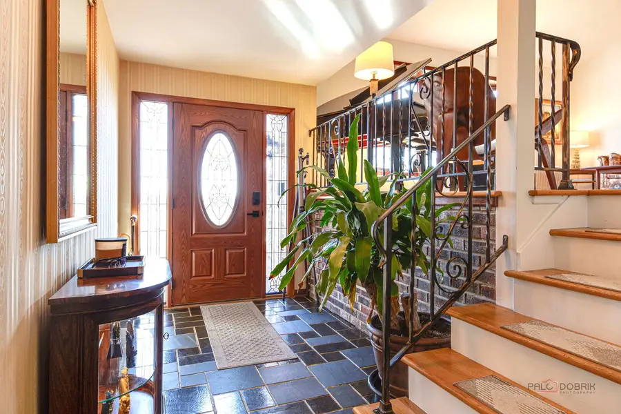 2042 S Goebbert Road, Arlington Heights, IL 60005 - #3