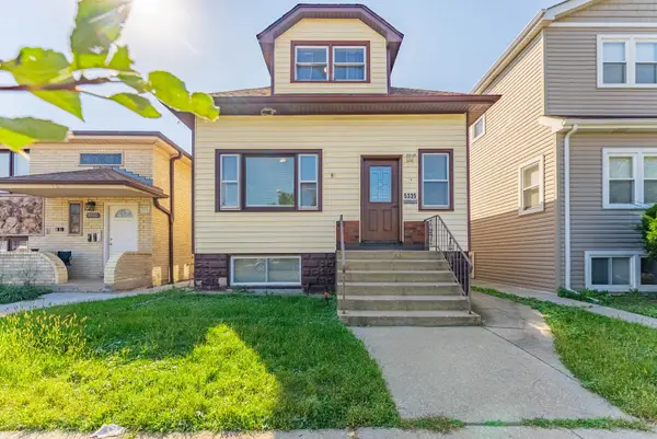 5335 W Barry Avenue, Chicago, IL 60641