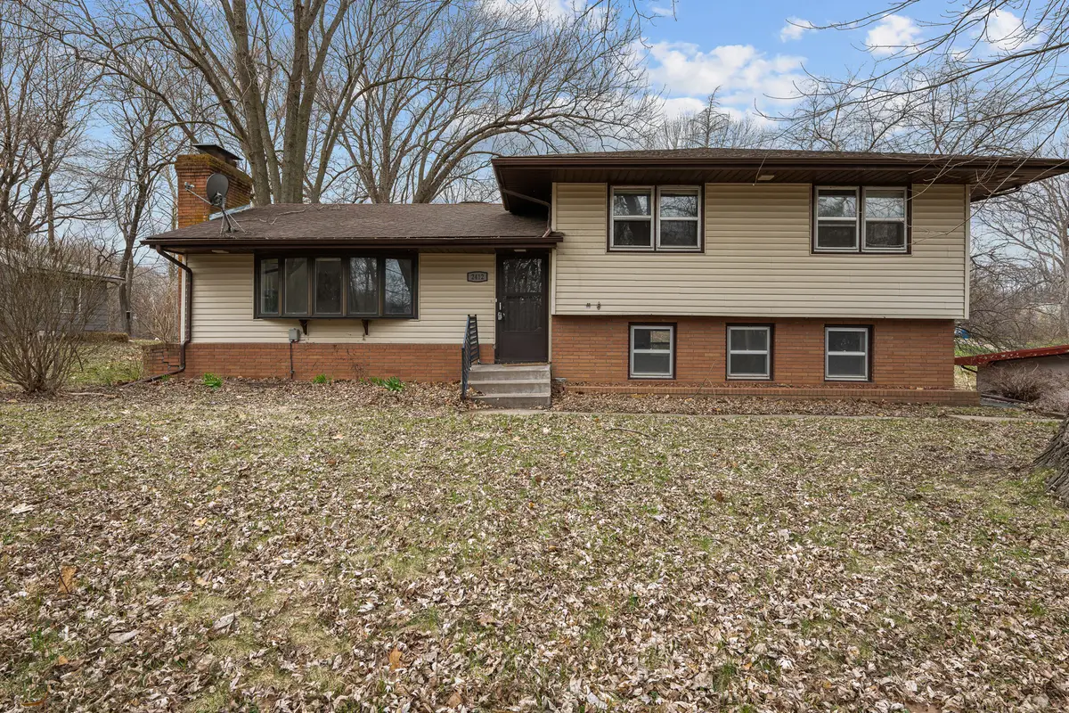 2412 W 3rd Street, Coal Valley, IL 61240 - #1