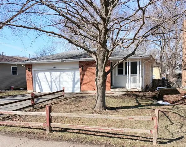 1388 Gardina Vista, Crystal Lake, IL 60014