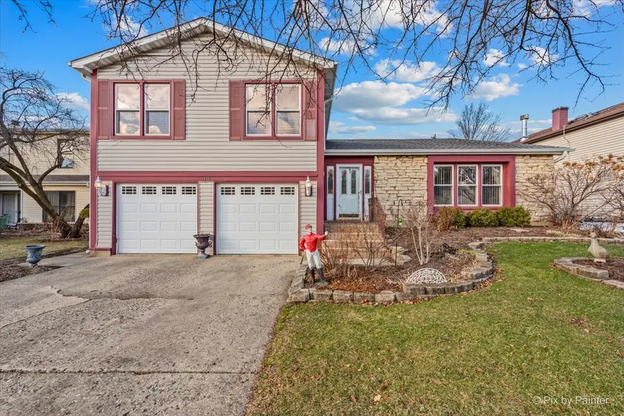 18 Hesterman Drive, Glendale Heights, IL 60139 - #2