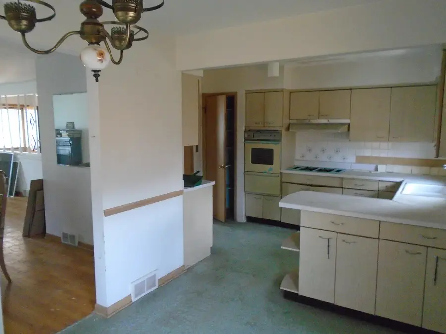 8524 N Ottawa Avenue, Niles, IL 60714 - #3