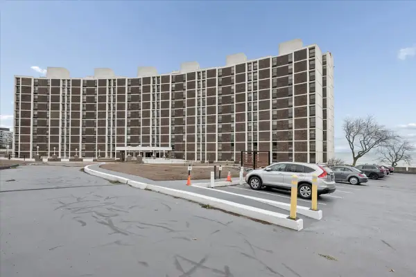 1500 Sheridan Road #6H, Wilmette, IL 60091