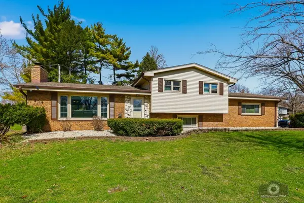 20W260 Meadow Lane, Lemont, IL 60439