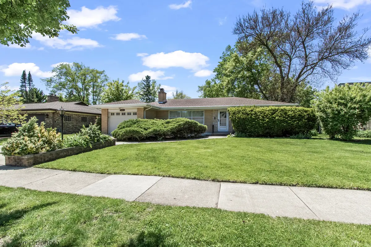 109 W Berkshire Lane, Mount Prospect, IL 60056 - #1