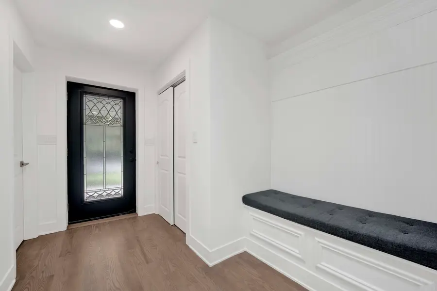 6444 N Knox Avenue, Lincolnwood, IL 60712 - #2