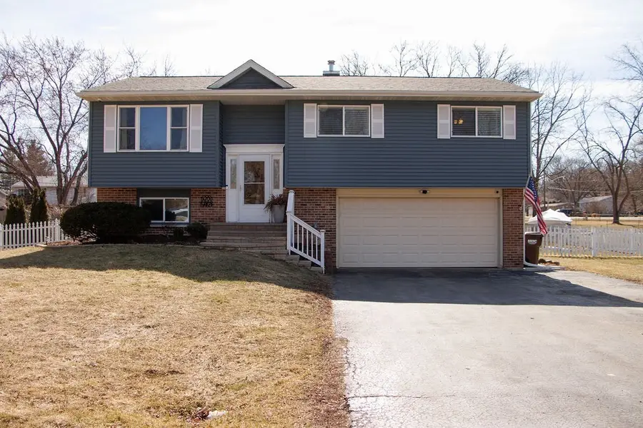 8415 Richmond Road, Wonder Lake, IL 60097 - #2