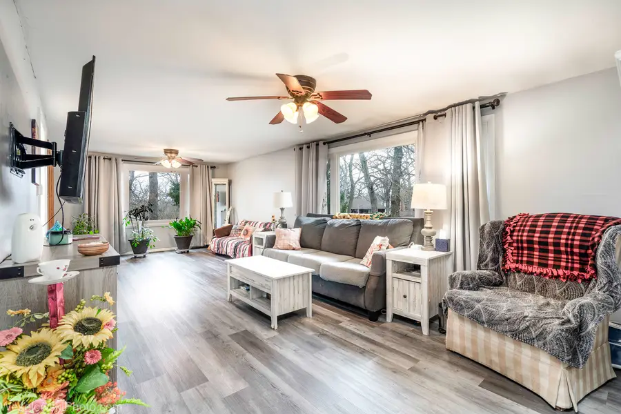 714 Elmwood Drive, Carpentersville, IL 60110 - #3