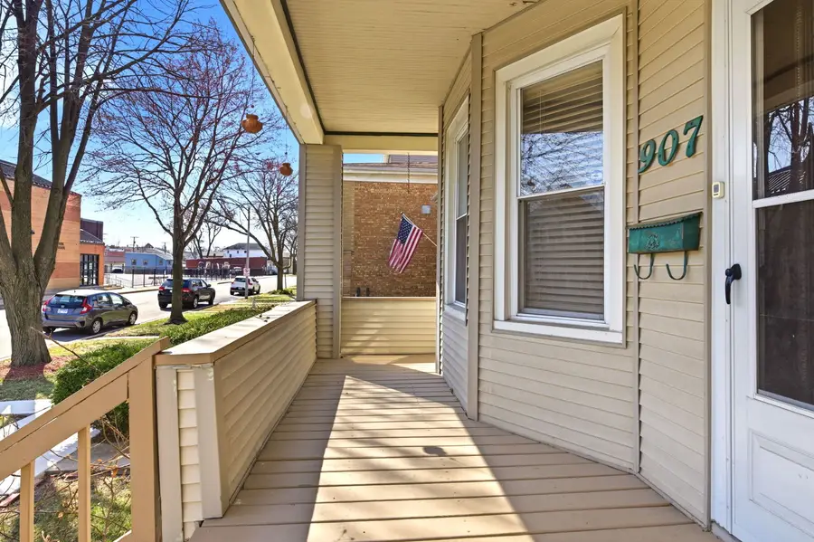 907 Ferdinand Avenue, Forest Park, IL 60130 - #3