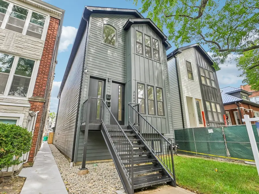 3644 W Cornelia Avenue #1, Chicago, IL 60618 - #2