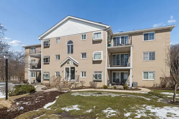 462 S President Street #302, Carol Stream, IL 60188