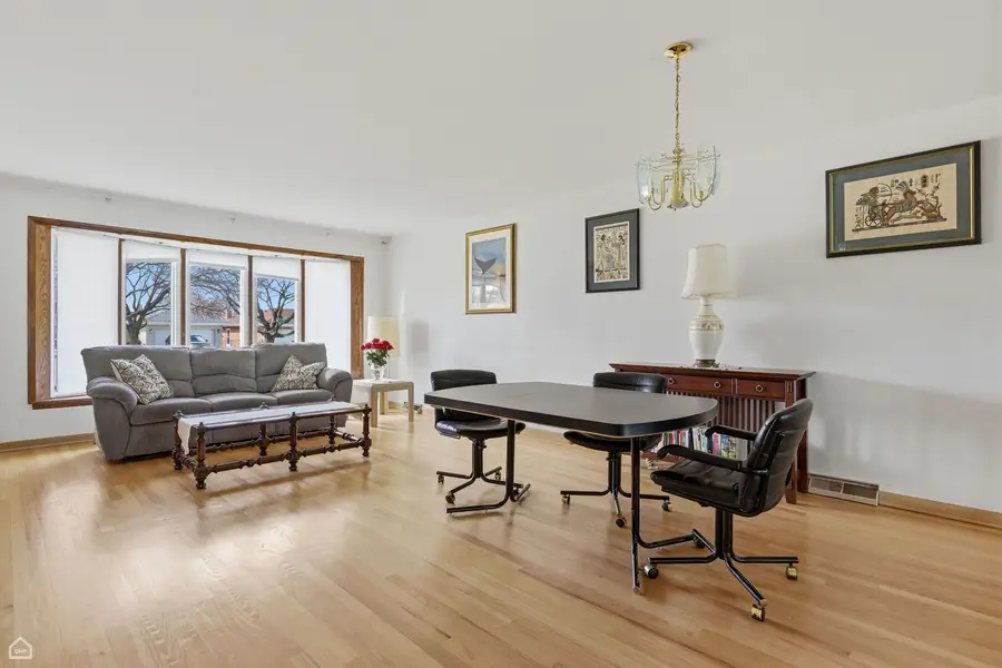 8145 N Grand Court, Niles, IL 60714 - #2