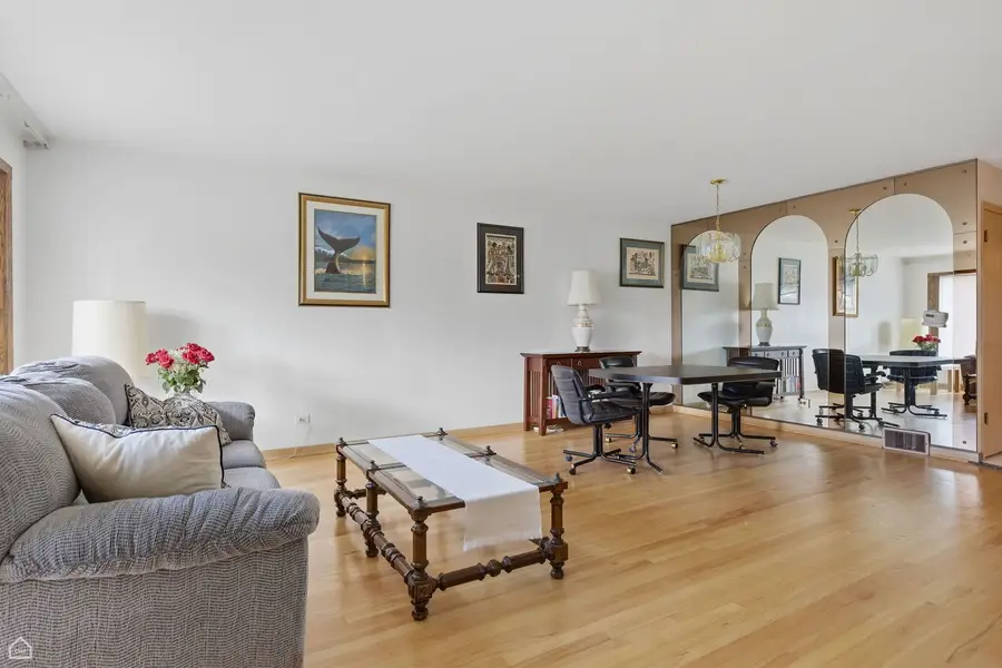 8145 N Grand Court, Niles, IL 60714 - #3