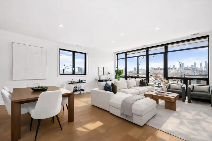 1203 W Augusta Boulevard #3N, Chicago, IL 60642 - #3