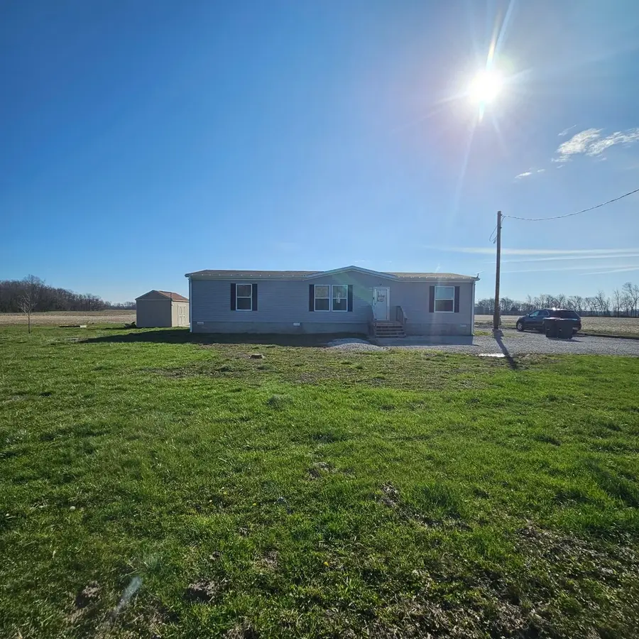 9196 N Riddle Lane, Ashley, IL 62808 - #3