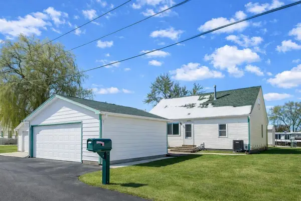 37464 N Terrace Lane, Spring Grove, IL 60081