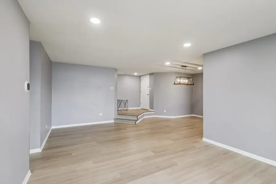 1200 Knottingham Court #2B, Schaumburg, IL 60193 - #3