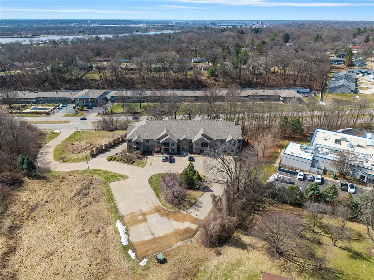 1227 E Kimberly Road #5A, Bettendorf, IA 52722 - #1