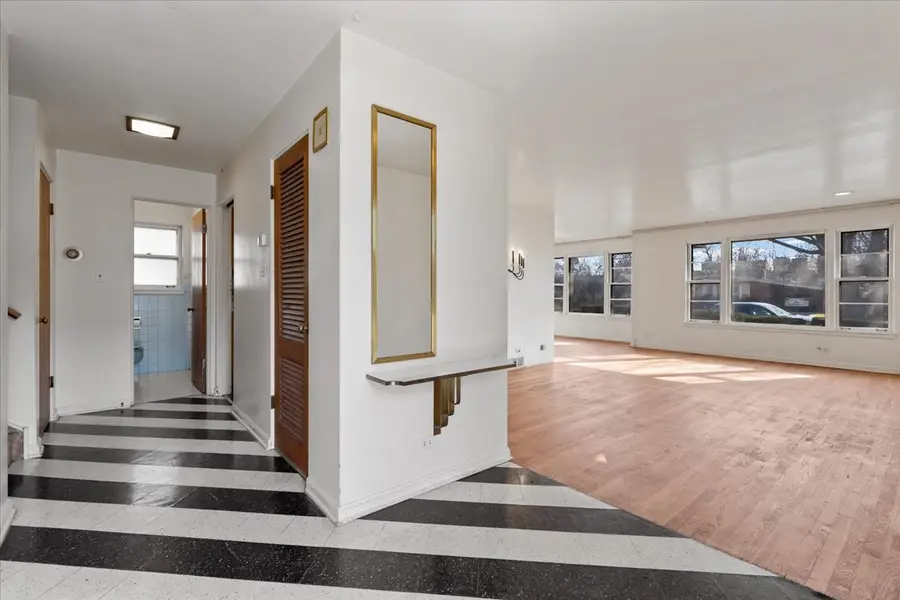 8434 Lawndale Avenue, Skokie, IL 60076 - #3