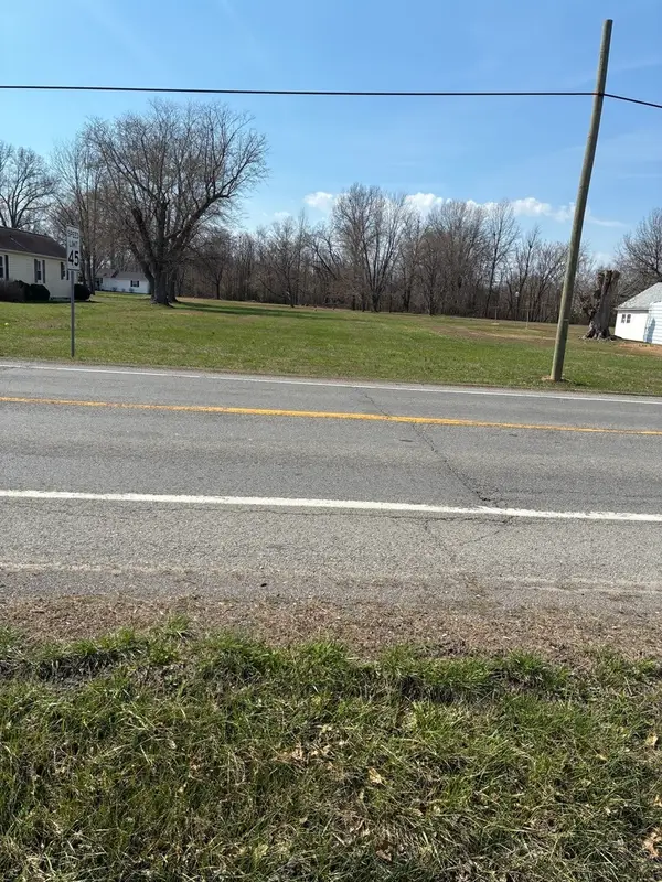 000 Benton Road, Mt Vernon, IL 62864