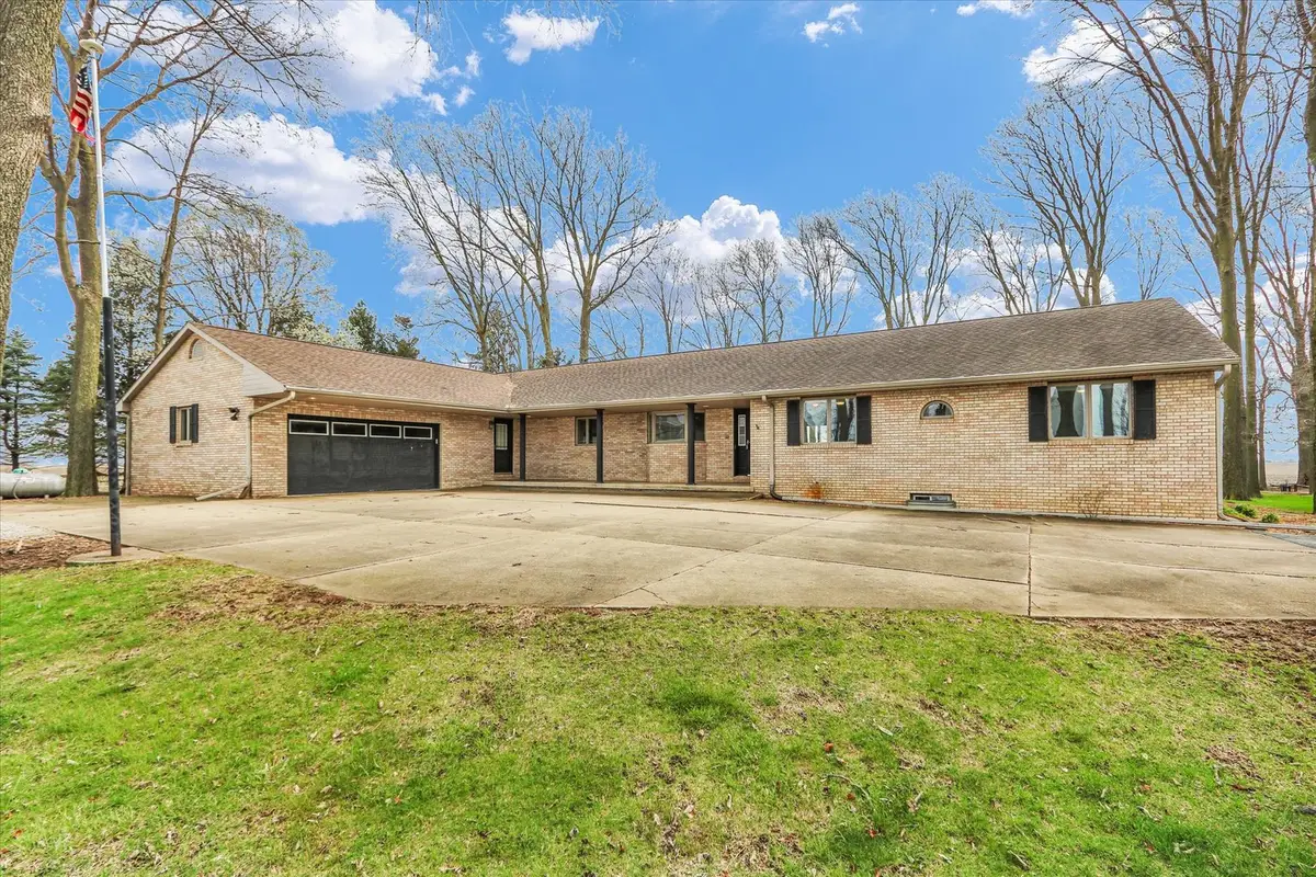 1644 County Road 200 Road, Seymour, IL 61875 - #1