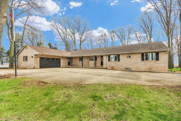 1644 County Road 200 Road, Seymour, IL 61875