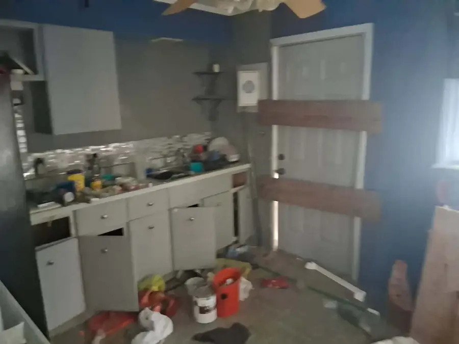 905 N Wesley Street, Springfield, IL 62702 - #3