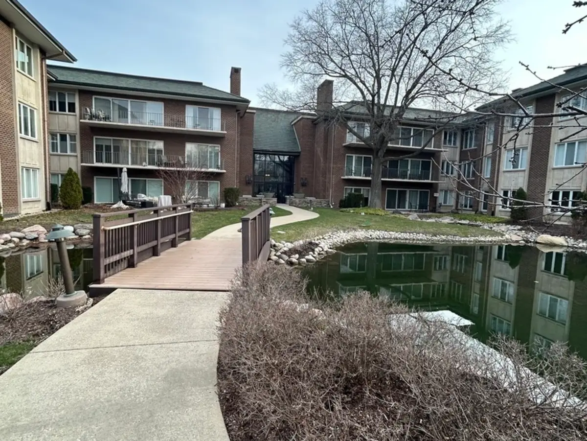 4 Oak Brook Club Drive #G205, Oak Brook, IL 60523 - #1