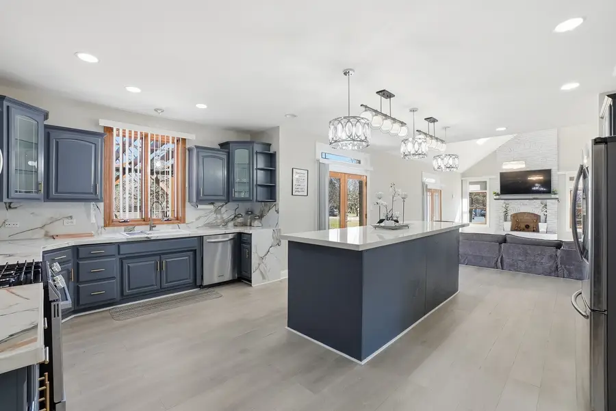 115 E Woodlawn Road, New Lenox, IL 60451 - #2