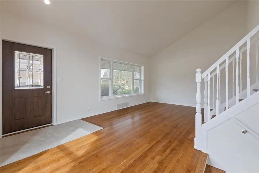 6745 N Saint Louis Avenue, Lincolnwood, IL 60712 - #3