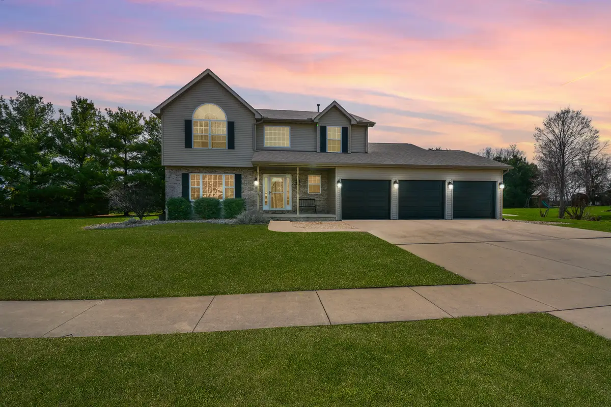 104 Hunter Court, Hudson, IL 61748 - #1