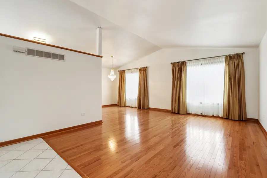 453 Hoxie Avenue, Calumet City, IL 60409 - #3