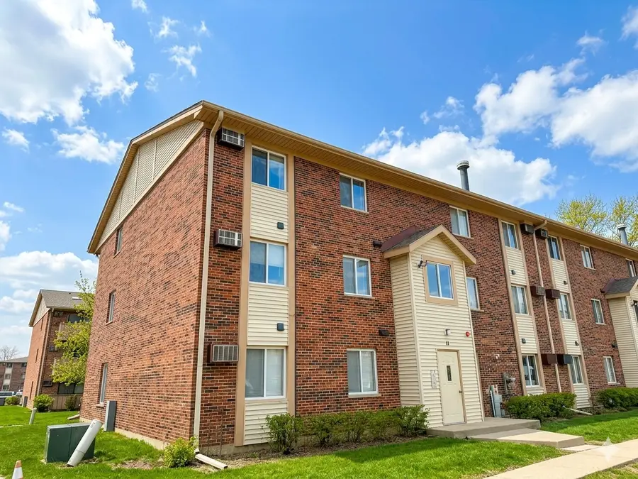 11 Cedar Court #3, Vernon Hills, IL 60061 - #2