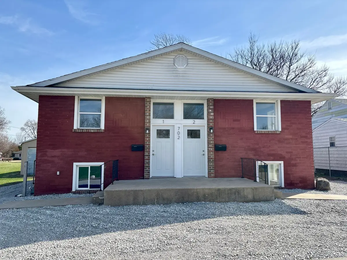 702 4th Avenue, Ottawa, IL 61350 - #1