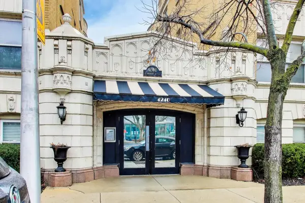 4240 N Clarendon Avenue #405N, Chicago, IL 60613